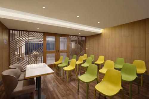 holiday inn express ahmdabad prahlad nagar an ihg hotel