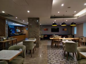 holiday inn express ahmdabad prahlad nagar an ihg hotel