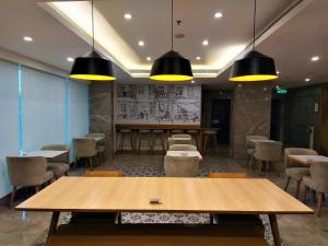 holiday inn express ahmdabad prahlad nagar an ihg hotel