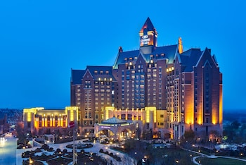 Crowne Plaza Tianjin Jinnan By Ihg,Tianjin>>Hexi,5 star