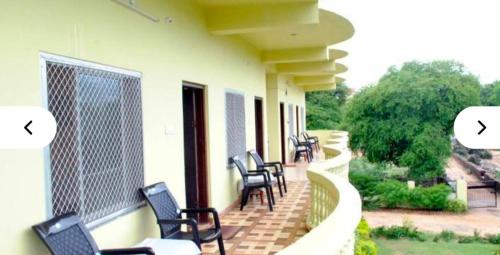 hotel hillview pushkar