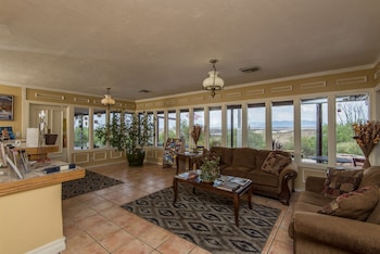 landmark lookout lodge