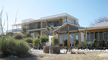 landmark lookout lodge