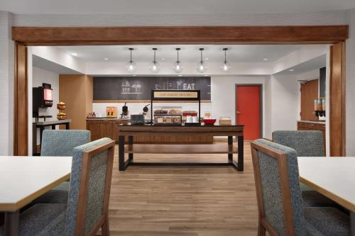 hampton inn yorkville