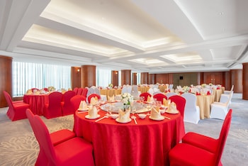 crowne plaza zhuhai city center by ihg