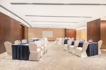 crowne plaza zhuhai city center by ihg