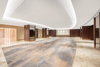 crowne plaza zhuhai city center by ihg
