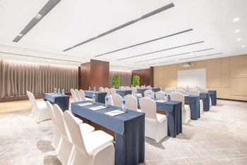 crowne plaza zhuhai city center by ihg