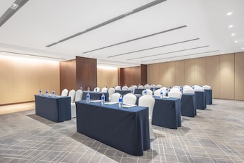 crowne plaza zhuhai city center by ihg