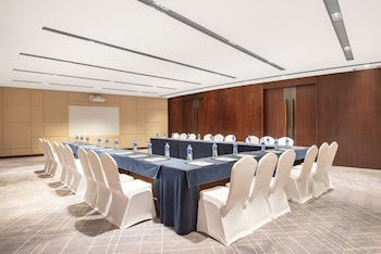 crowne plaza zhuhai city center by ihg