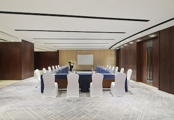 crowne plaza zhuhai city center by ihg