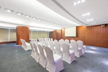 crowne plaza zhuhai city center by ihg