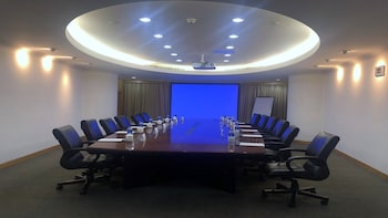 crowne plaza zhuhai city center by ihg
