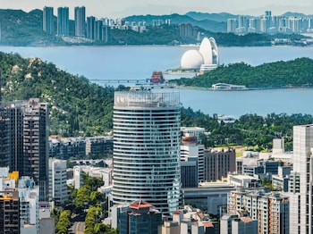 Crowne Plaza Zhuhai City Center By Ihg,Zhuhai>>Dongguan,4 star