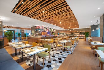 crowne plaza zhuhai city center by ihg