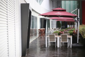 crowne plaza zhuhai city center by ihg