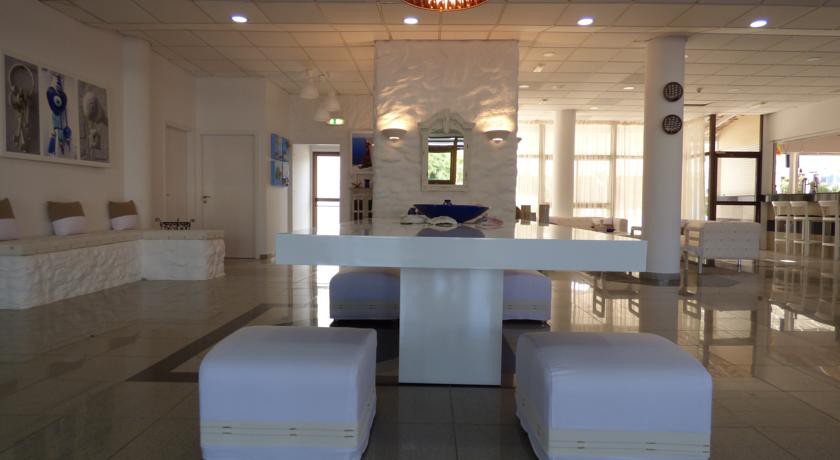 amore protaras apartments