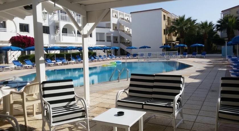 amore protaras apartments