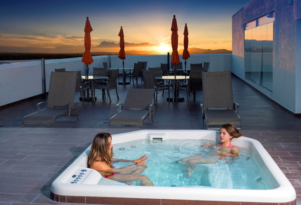 holiday inn express queretaro by ihg