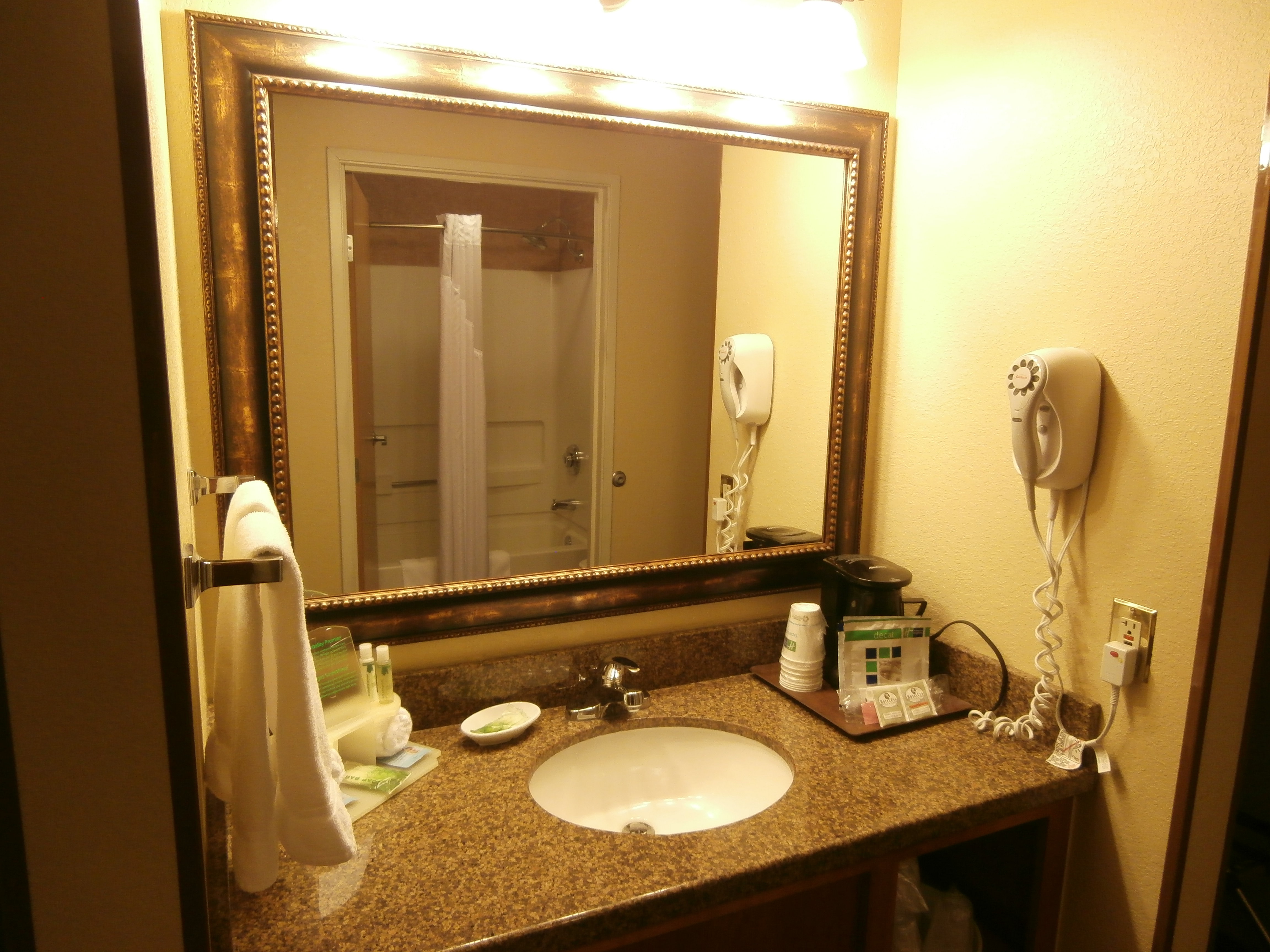 holiday inn express hotel and suites raton by ihg