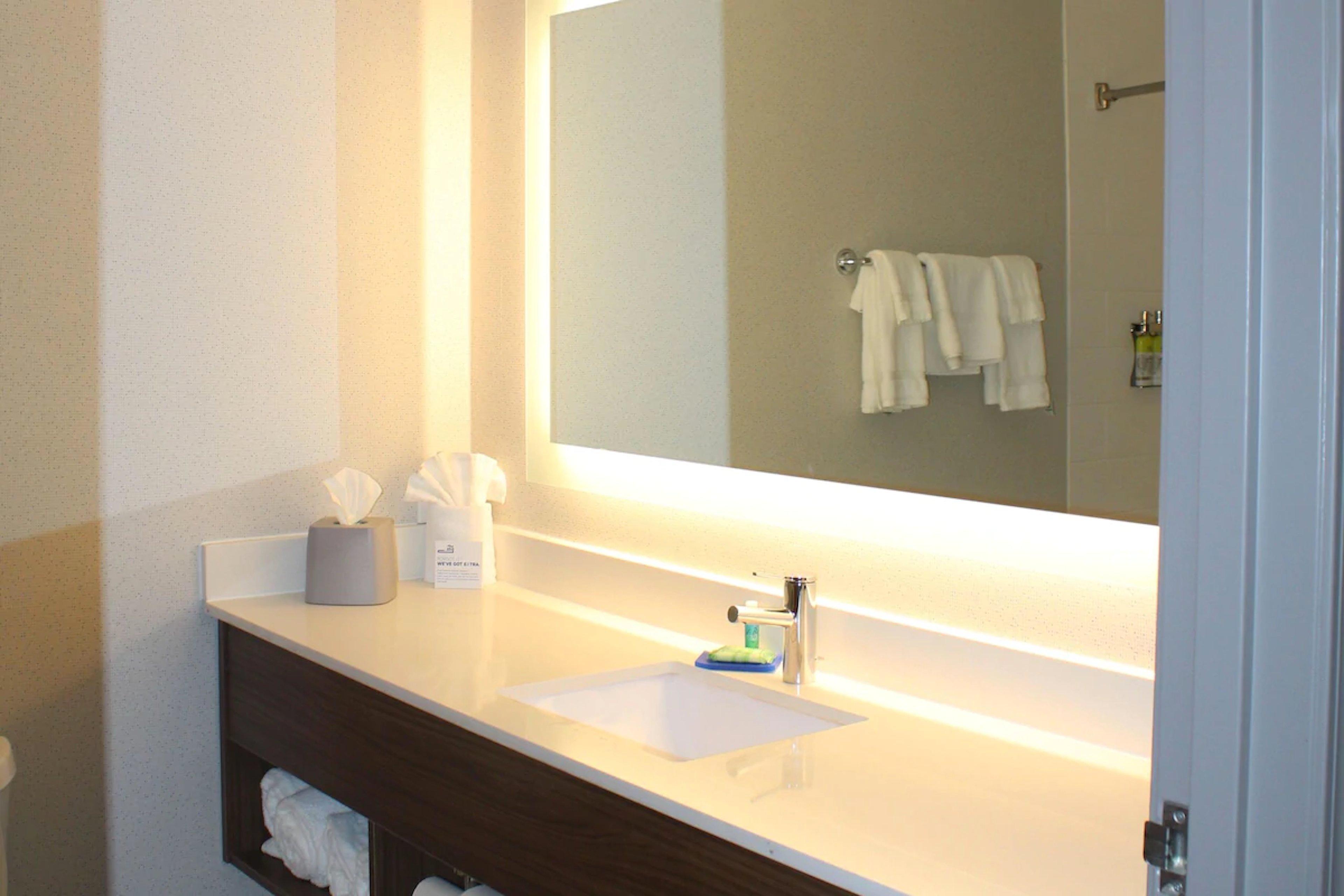 holiday inn express hotel and suites raton by ihg