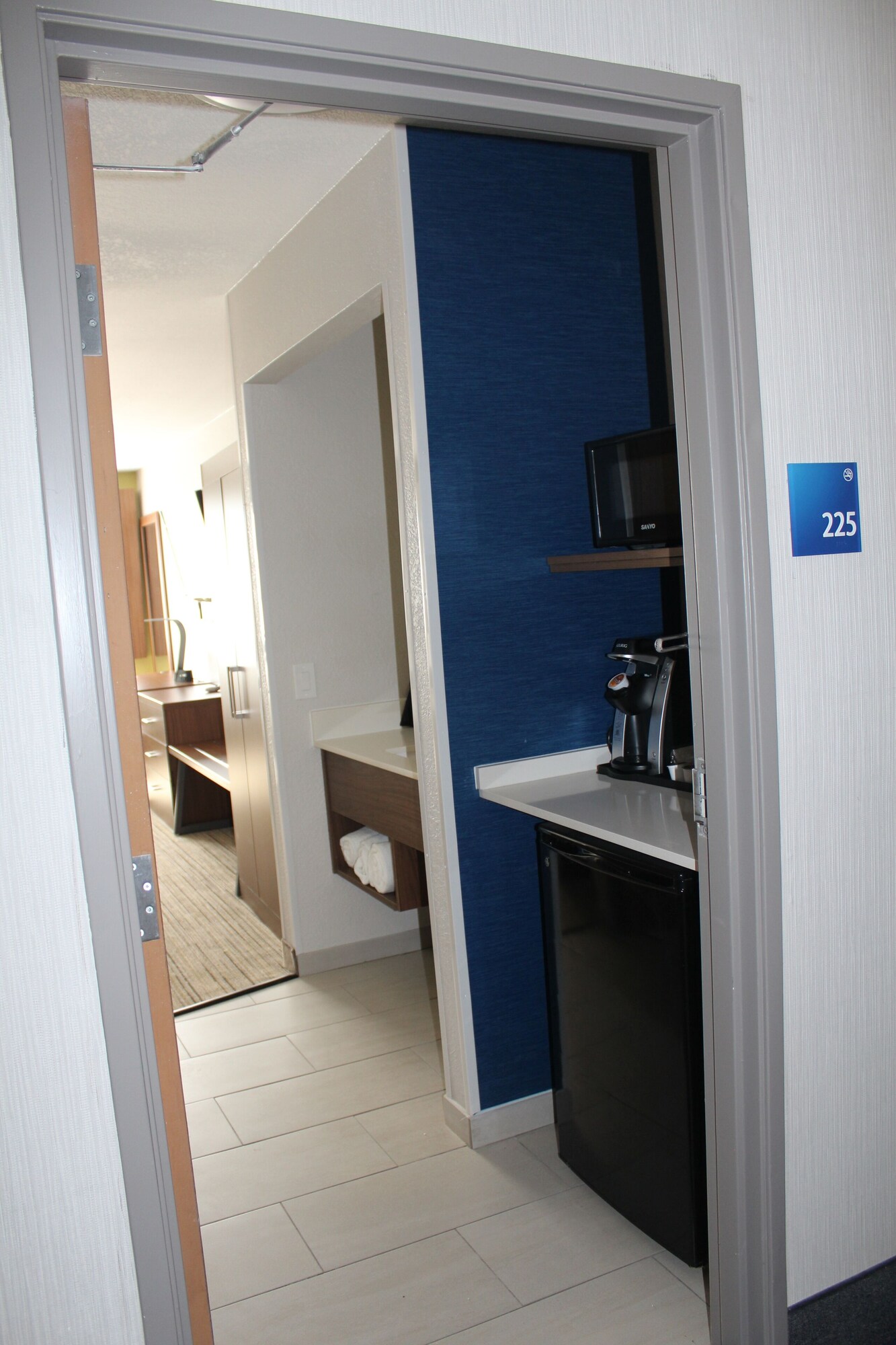 holiday inn express hotel and suites raton by ihg