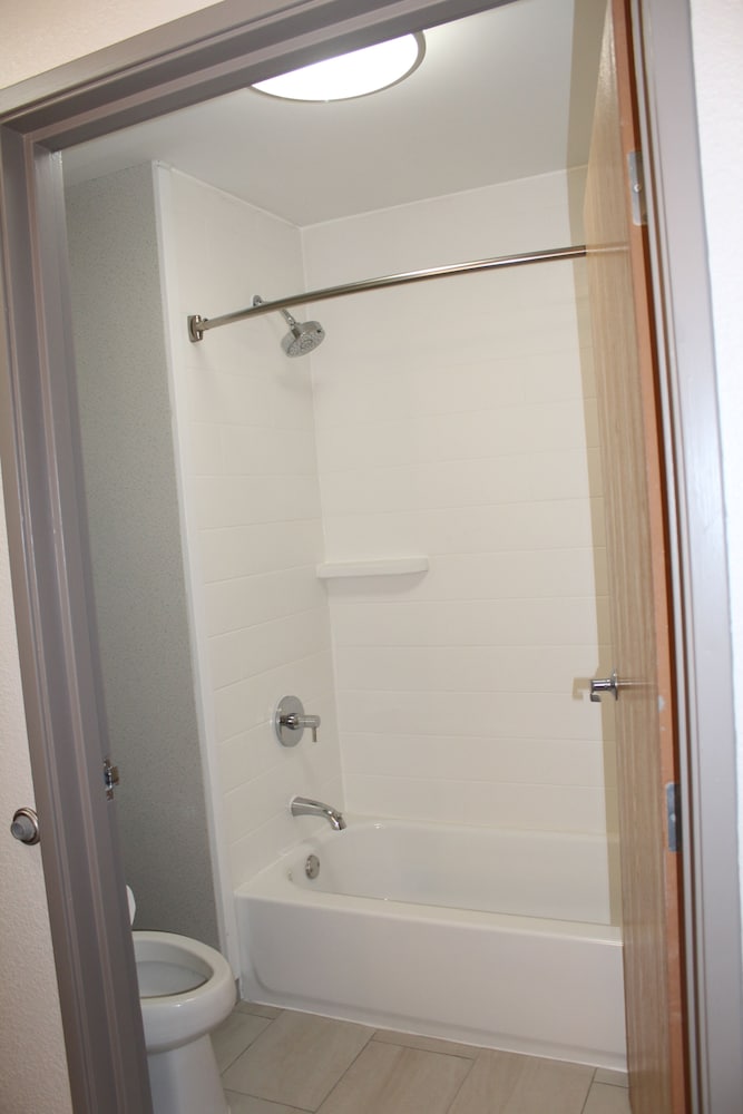 holiday inn express hotel and suites raton by ihg