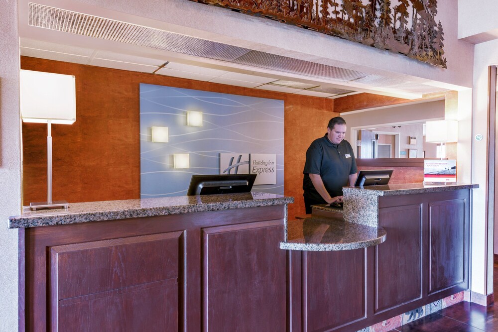 holiday inn express hotel and suites raton by ihg