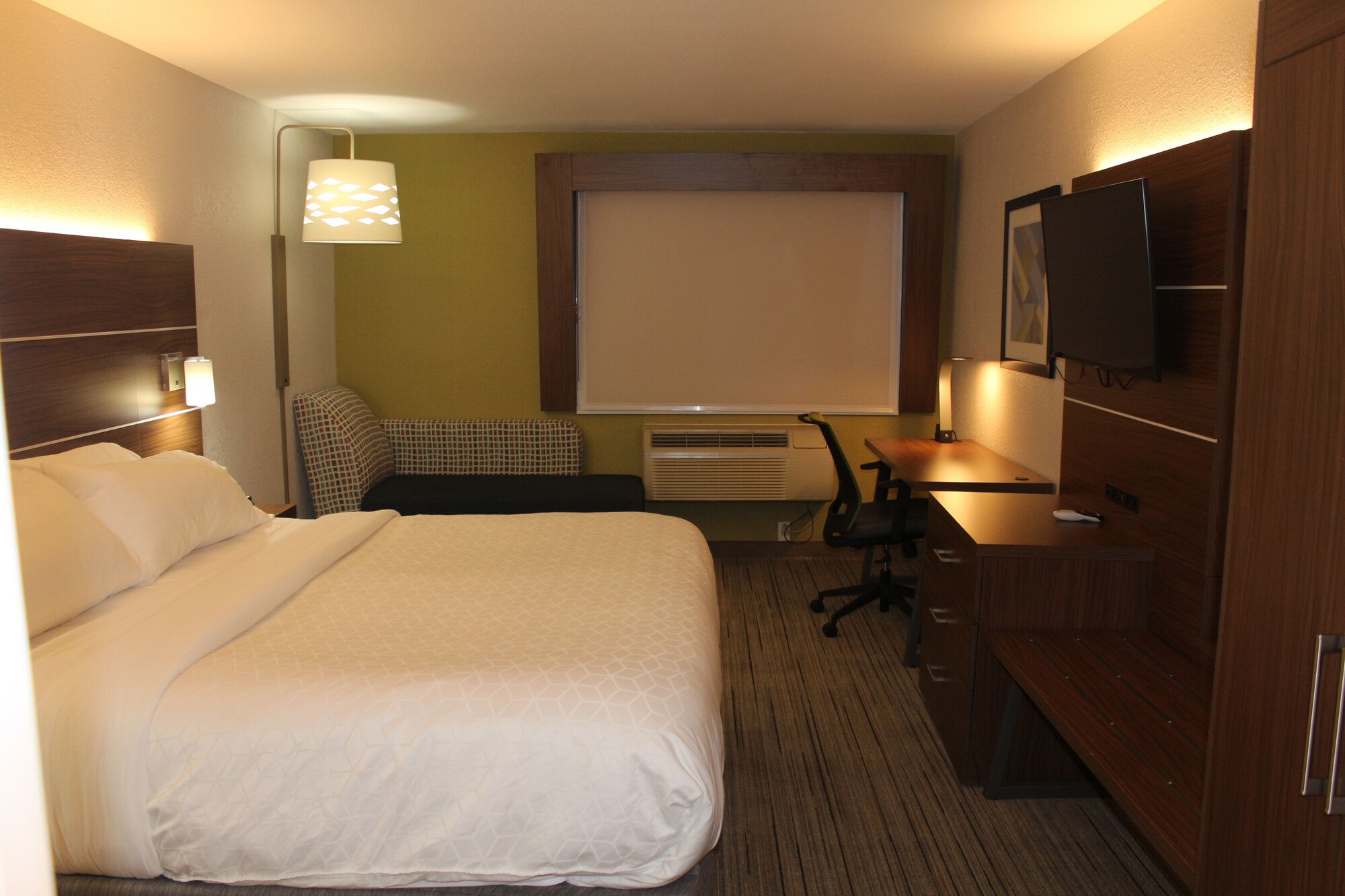holiday inn express hotel and suites raton by ihg