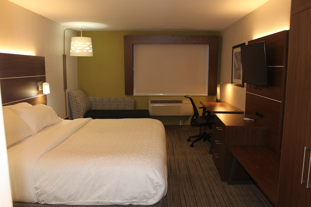 holiday inn express hotel and suites raton by ihg