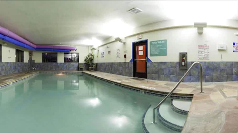 holiday inn express hotel and suites raton by ihg