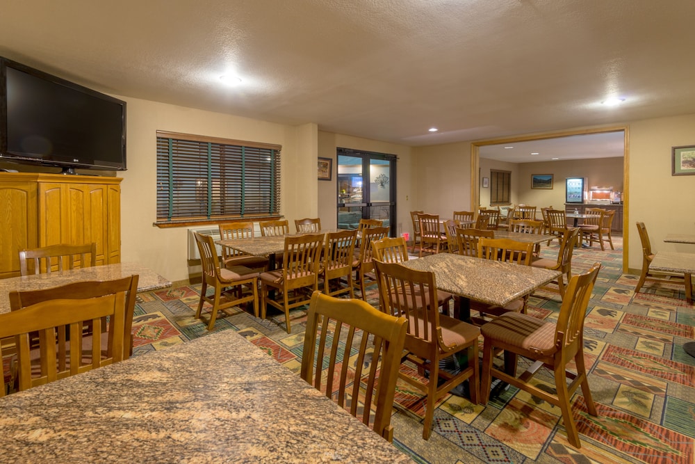 holiday inn express hotel and suites raton by ihg