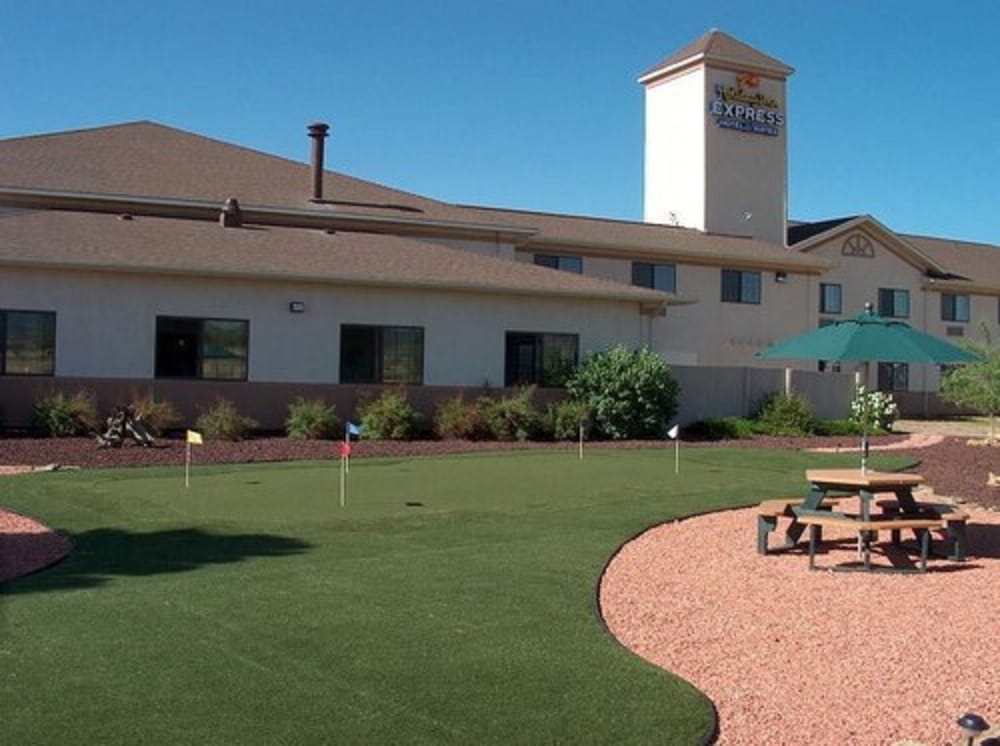 holiday inn express hotel and suites raton by ihg
