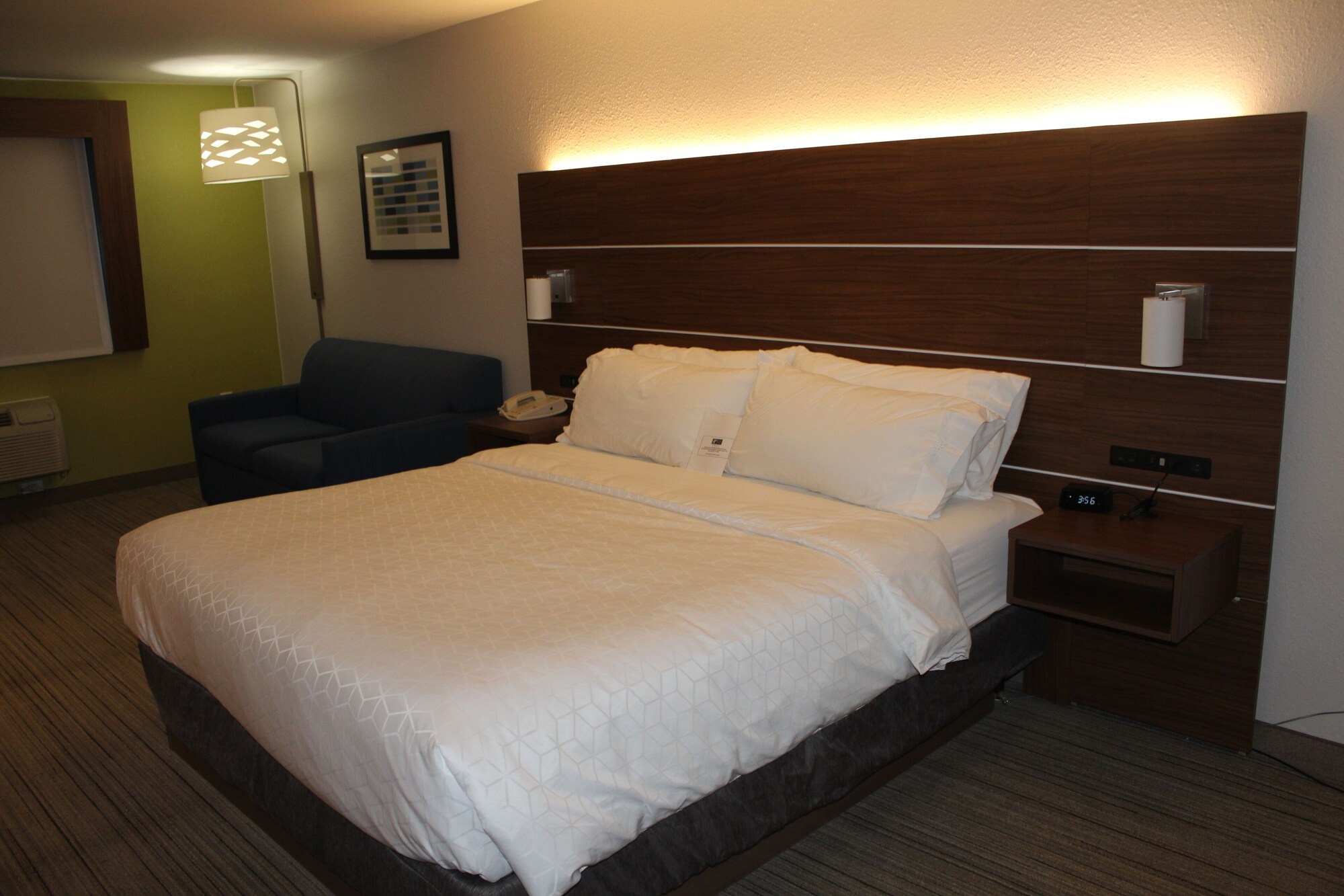 holiday inn express hotel and suites raton by ihg