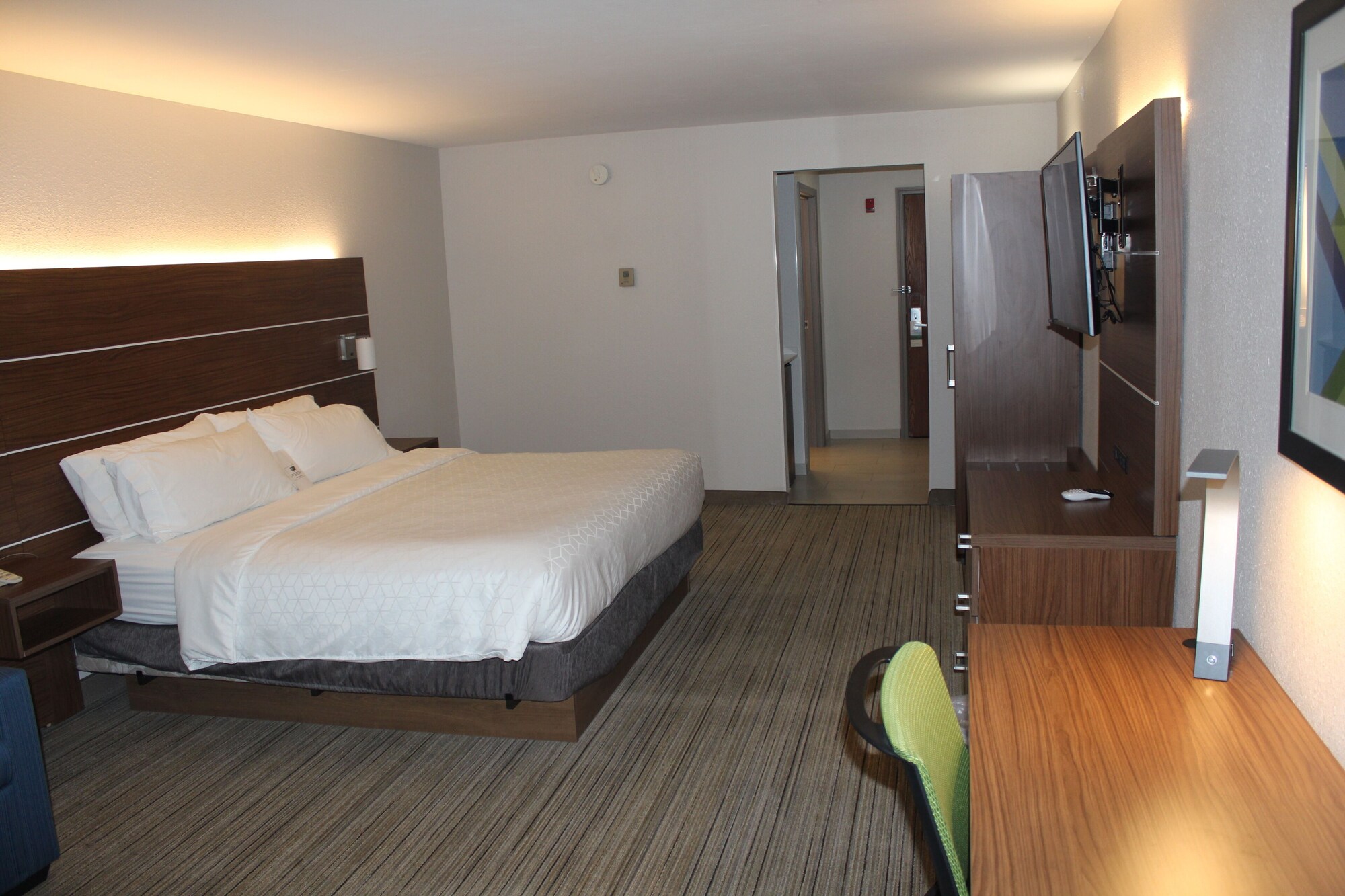 holiday inn express hotel and suites raton by ihg