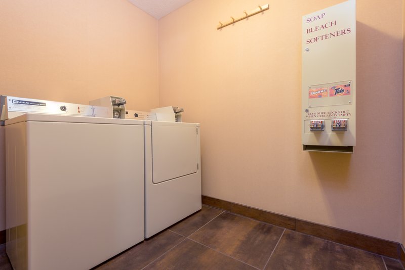 holiday inn express hotel and suites raton by ihg