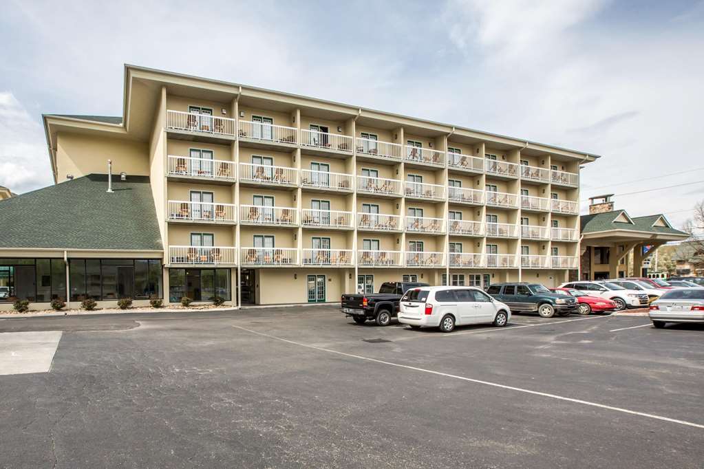 comfort inn and suites at dollywood lane