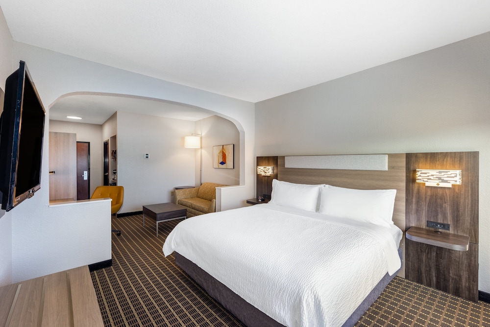 holiday inn express hotel and suites pittsburg by ihg