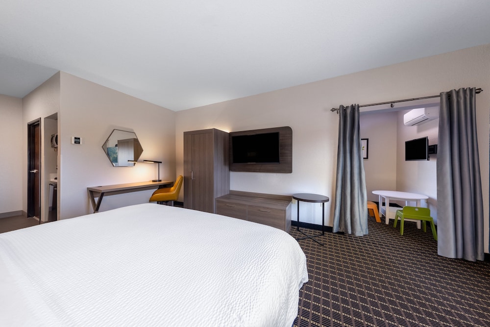 holiday inn express hotel and suites pittsburg by ihg