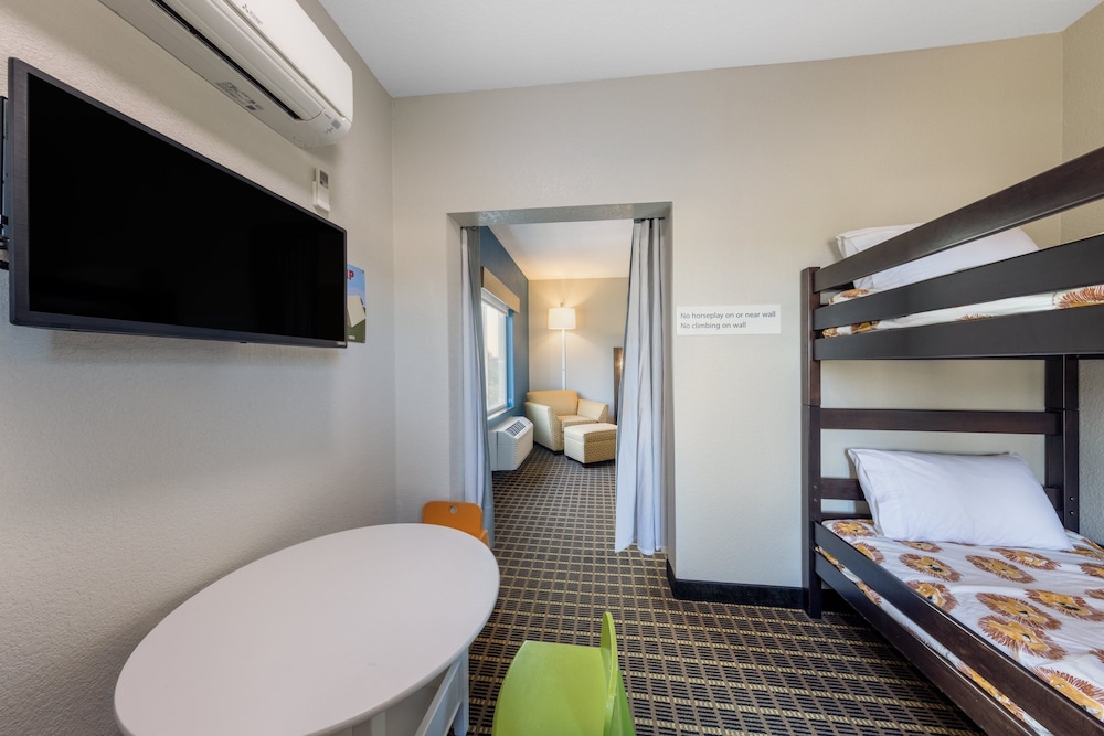 holiday inn express hotel and suites pittsburg by ihg