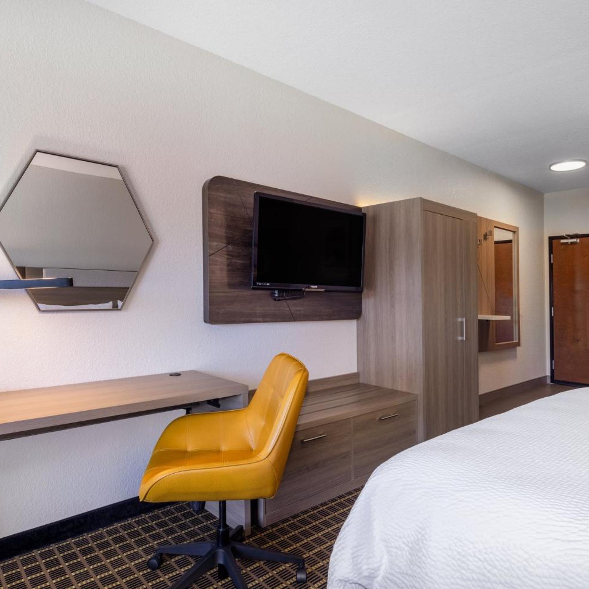 holiday inn express hotel and suites pittsburg by ihg