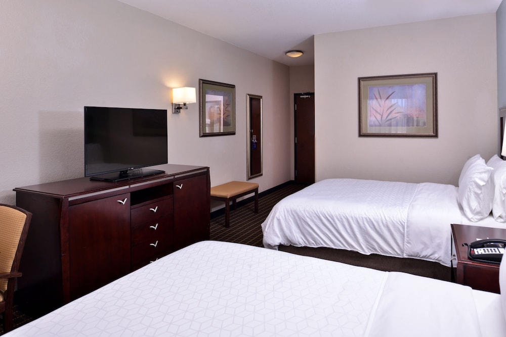 holiday inn express hotel and suites pittsburg by ihg