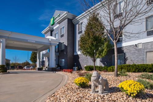 holiday inn express hotel and suites pittsburg by ihg
