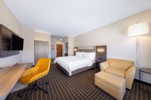 holiday inn express hotel and suites pittsburg by ihg