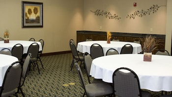 holiday inn express hotel and suites pittsburg by ihg
