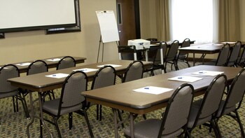 holiday inn express hotel and suites pittsburg by ihg