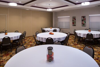holiday inn express hotel and suites pittsburg by ihg