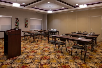 holiday inn express hotel and suites pittsburg by ihg