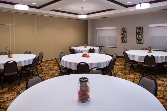 holiday inn express hotel and suites pittsburg by ihg