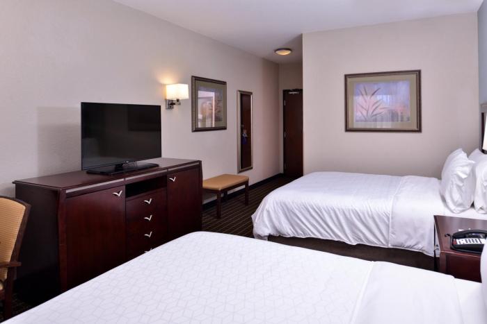 holiday inn express hotel and suites pittsburg by ihg